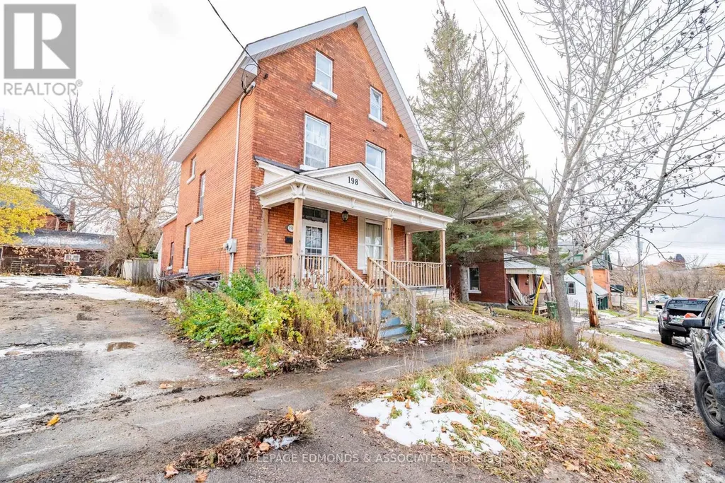 198 Mcallister Street Pembroke ON K8A 3G2