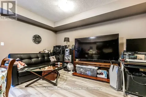 38 Howe Drive Kitchener ON N2E 0E3