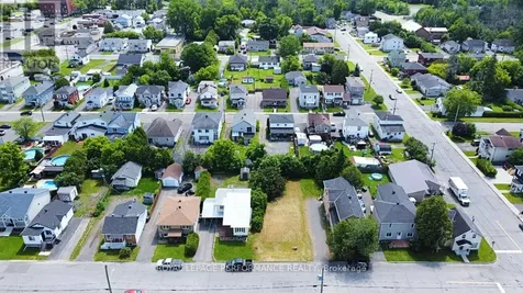Na Kitchener Street Hawkesbury ON K6A 2P1