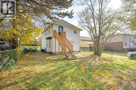 3076 Sandwich Windsor ON N9C 1A4