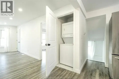 3076 Sandwich Windsor ON N9C 1A4
