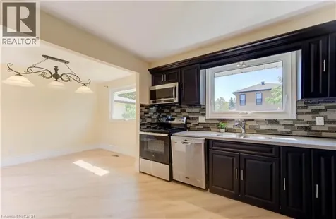 1493 Queens Boulevard Kitchener ON N2M 1E3