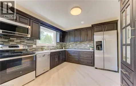 1493 Queens Boulevard Kitchener ON N2M 1E3