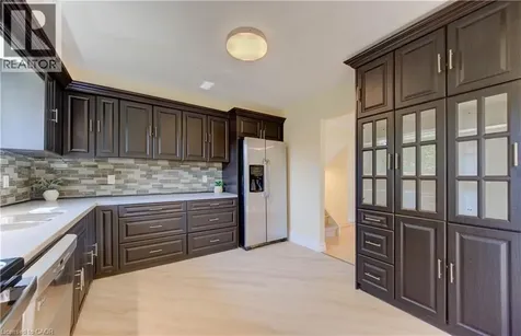 1493 Queens Boulevard Kitchener ON N2M 1E3