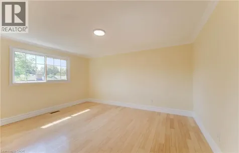 1493 Queens Boulevard Kitchener ON N2M 1E3