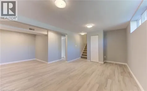 1493 Queens Boulevard Kitchener ON N2M 1E3