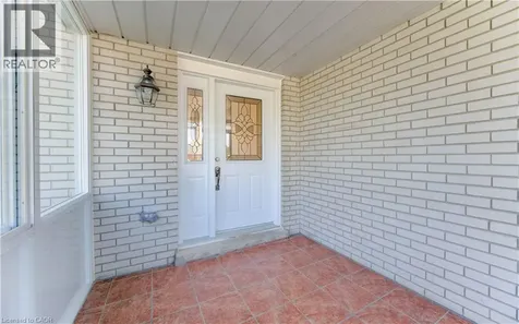 1493 Queens Boulevard Kitchener ON N2M 1E3