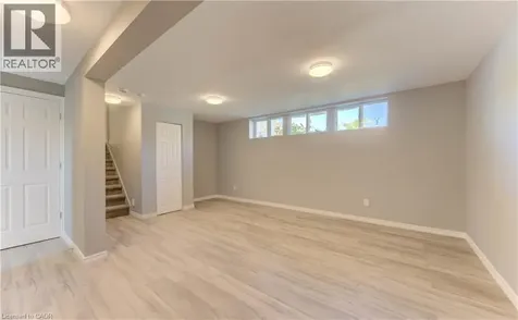 1493 Queens Boulevard Kitchener ON N2M 1E3