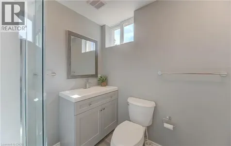 1493 Queens Boulevard Kitchener ON N2M 1E3