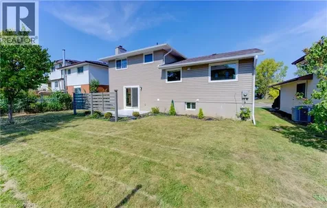 1493 Queens Boulevard Kitchener ON N2M 1E3