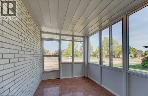 1493 Queens Boulevard Kitchener ON N2M 1E3