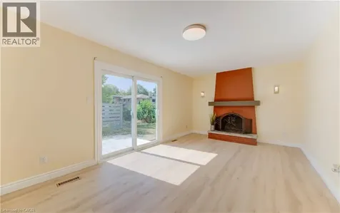 1493 Queens Boulevard Kitchener ON N2M 1E3