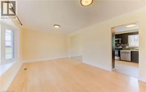 1493 Queens Boulevard Kitchener ON N2M 1E3