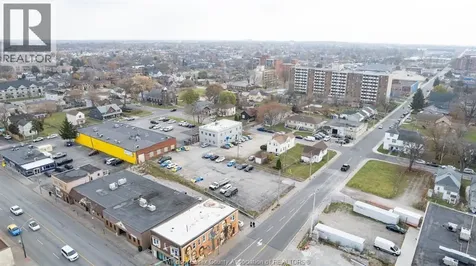 350 Tuscarora / 634 Mcdougall Windsor ON N9A 3L7