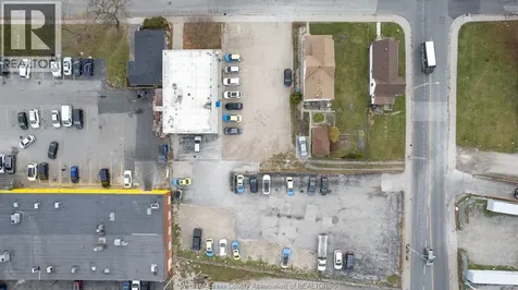 350 Tuscarora / 634 Mcdougall Windsor ON N9A 3L7