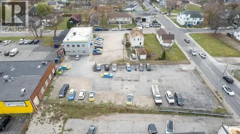 350 Tuscarora / 634 Mcdougall Windsor ON N9A 3L7
