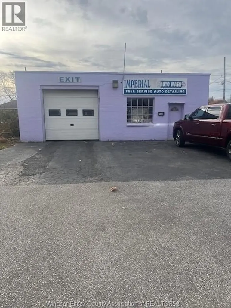 1429 Randolph Avenue Windsor ON N9B 2V5