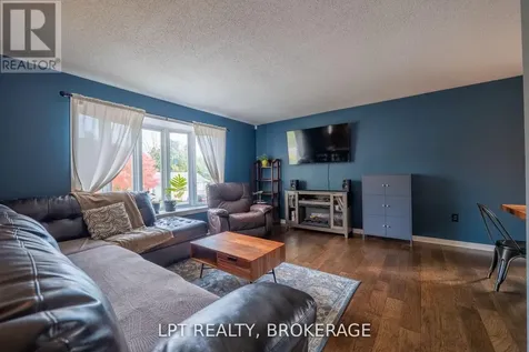 697 Macdonald Drive Gananoque ON K7G 3C4
