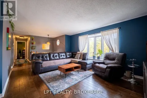 697 Macdonald Drive Gananoque ON K7G 3C4