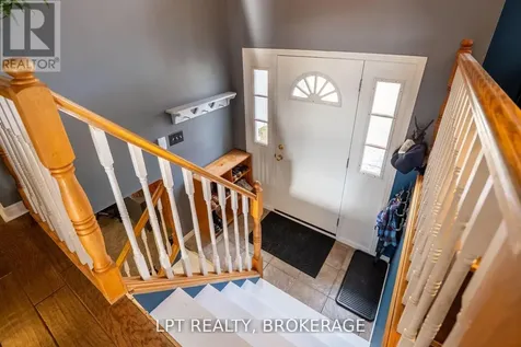 697 Macdonald Drive Gananoque ON K7G 3C4