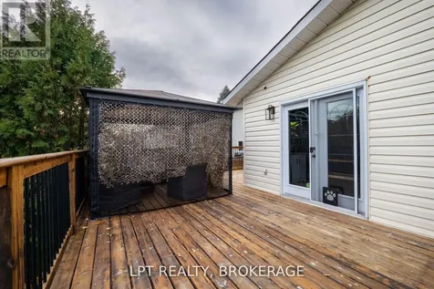 697 Macdonald Drive Gananoque ON K7G 3C4