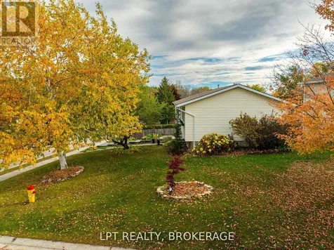 697 Macdonald Drive Gananoque ON K7G 3C4