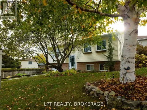697 Macdonald Drive Gananoque ON K7G 3C4
