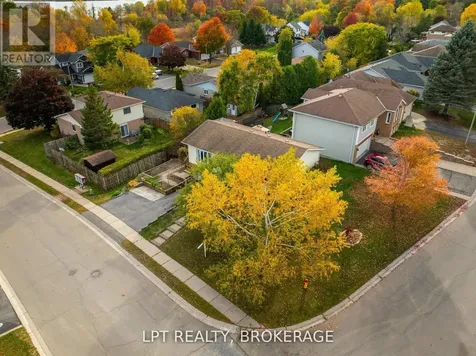 697 Macdonald Drive Gananoque ON K7G 3C4