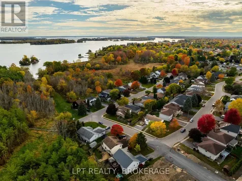 697 Macdonald Drive Gananoque ON K7G 3C4