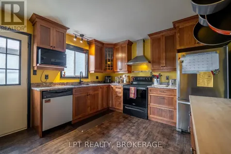 697 Macdonald Drive Gananoque ON K7G 3C4