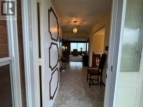 1239 Oxford Avenue Kingsville ON N9Y 2S8