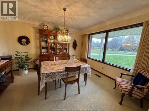 1239 Oxford Avenue Kingsville ON N9Y 2S8