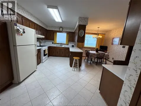 1239 Oxford Avenue Kingsville ON N9Y 2S8