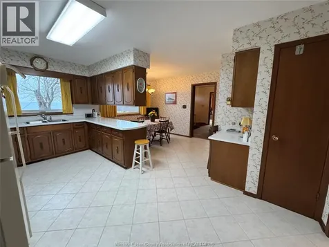 1239 Oxford Avenue Kingsville ON N9Y 2S8