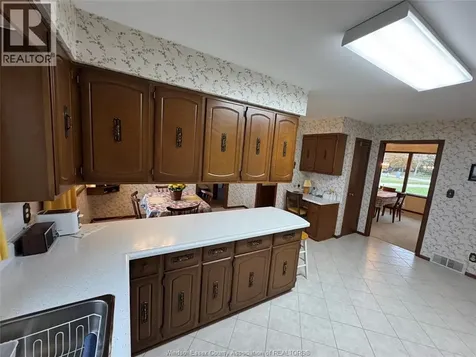 1239 Oxford Avenue Kingsville ON N9Y 2S8