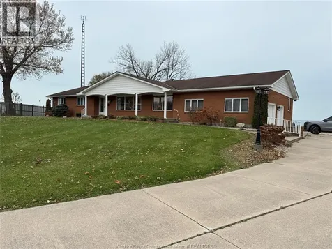 1239 Oxford Avenue Kingsville ON N9Y 2S8