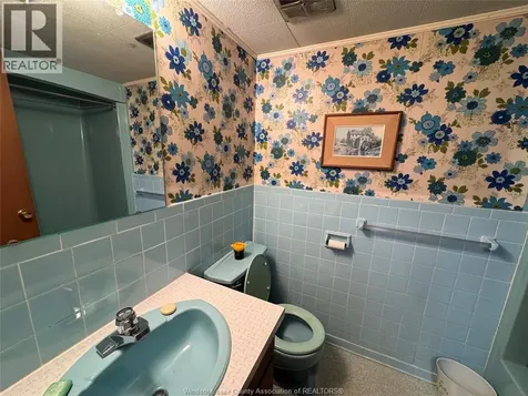 1239 Oxford Avenue Kingsville ON N9Y 2S8