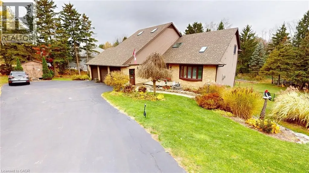 1962 Snake Road Burlington ON L7P 4Y4