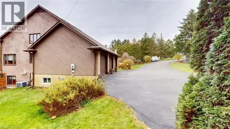 1962 Snake Road Burlington ON L7P 4Y4