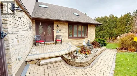 1962 Snake Road Burlington ON L7P 4Y4