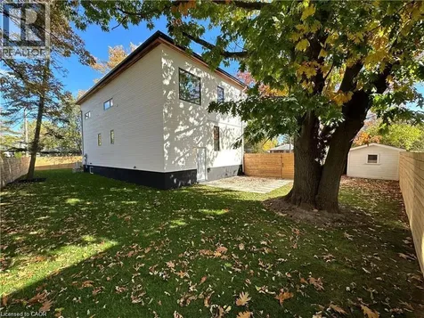 5427 Anthony Place Burlington ON L7L 3G9