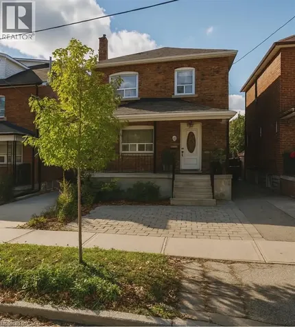10 Fairbank Avenue Toronto ON M6E 3Y4