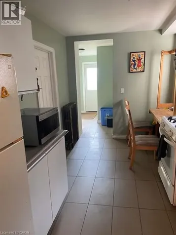 10 Fairbank Avenue Toronto ON M6E 3Y4