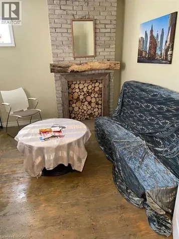 10 Fairbank Avenue Toronto ON M6E 3Y4
