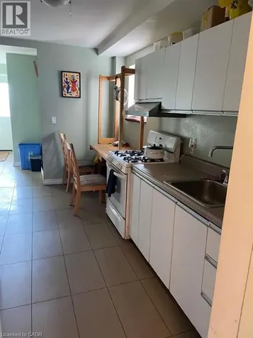 10 Fairbank Avenue Toronto ON M6E 3Y4
