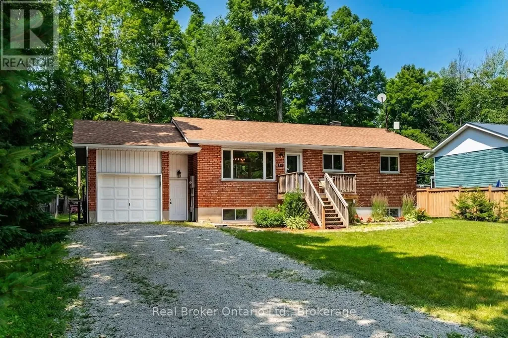 16 Mundy Avenue Tiny ON L9M 0B5