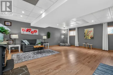 16 Mundy Avenue Tiny ON L9M 0B5