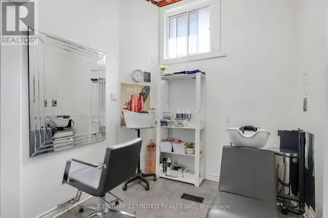 39 King Street West Cobourg ON K9A 2M1