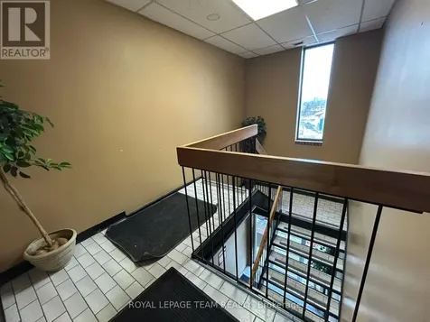 1695 Bank Street Ottawa ON K1V 7Z3