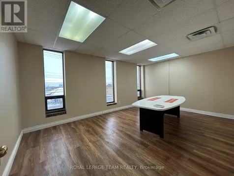 1695 Bank Street Ottawa ON K1V 7Z3